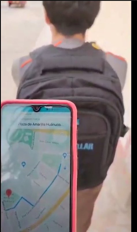 Aplicación móvil de Lazar-IA mostrando el mapa y la ubicación en tiempo real en un teléfono